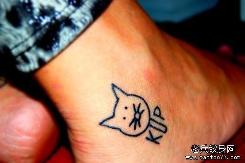 小清新脚部小猫纹身图案