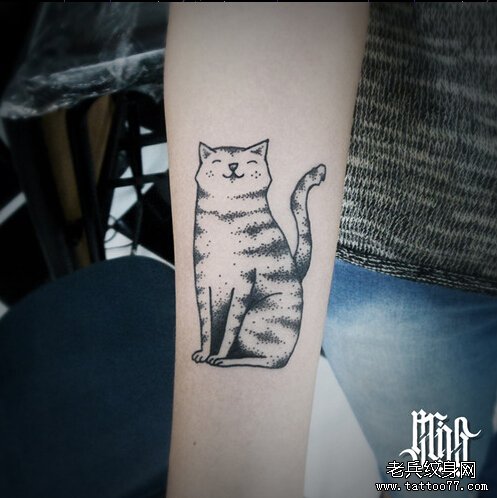 手臂猫咪纹身图案