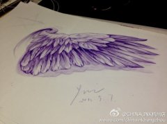 武汉纹身馆提供一款翅膀纹身图案