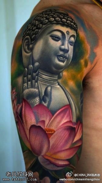 手部彩色佛莲花纹身图案