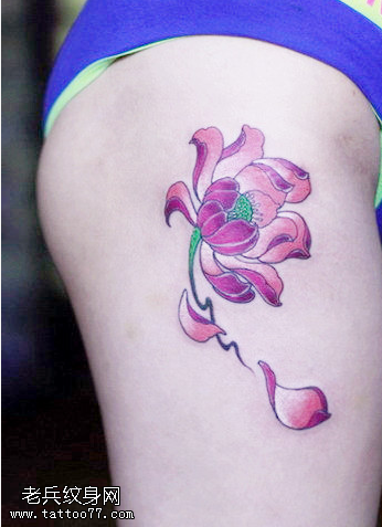 小清新胳膊莲花纹身图案