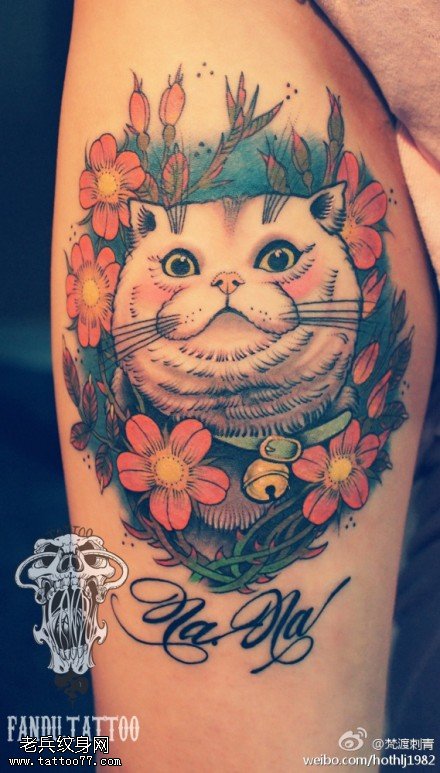 手臂蔷薇花猫咪纹身图案