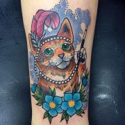 武汉最好的纹身店推荐一款腿部彩色猫咪纹身图案