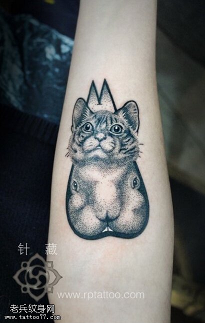 手臂点状兔子猫咪纹身图案