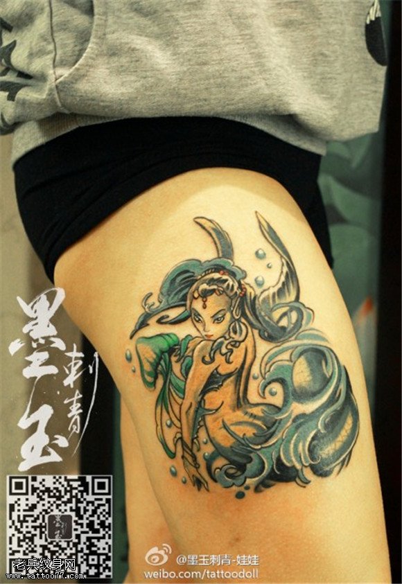 腿部彩色个性美人鱼纹身图案