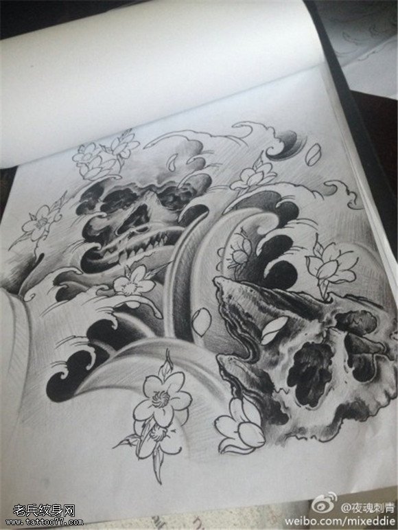 黑灰素描骷髅纹身手稿图案