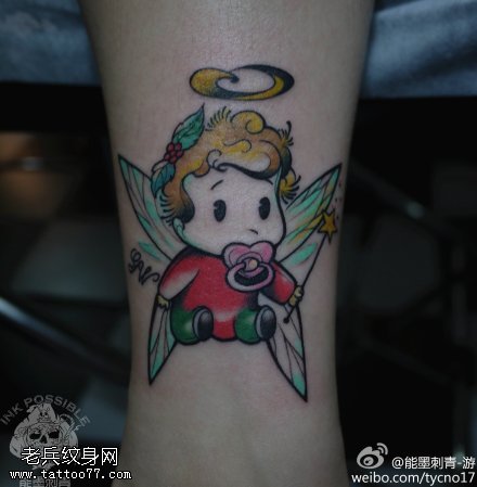 手臂彩色小天使纹身图案