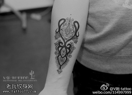 黑色潮流图腾纹身图案