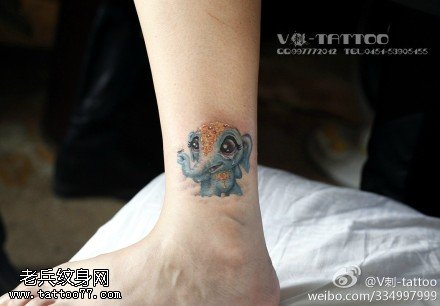 可爱呆萌小象纹身图案