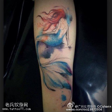 腿部彩色泼墨美人鱼纹身图案