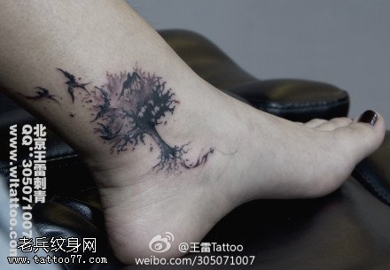 黑色帅气树纹身图案