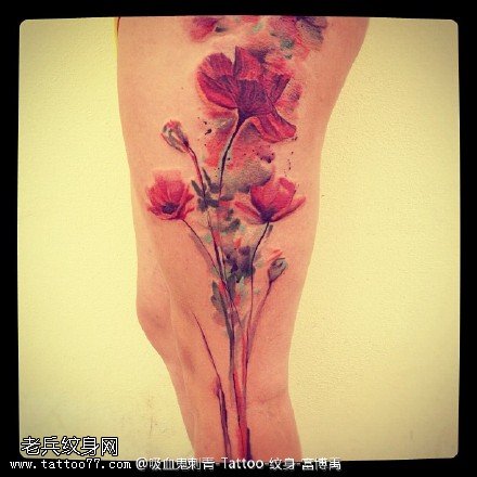 血红妖艳花纹身图案