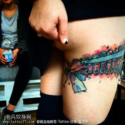 帅气酷霸蝴蝶结纹身图案