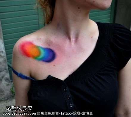 彩色斑斓圆球纹身图案