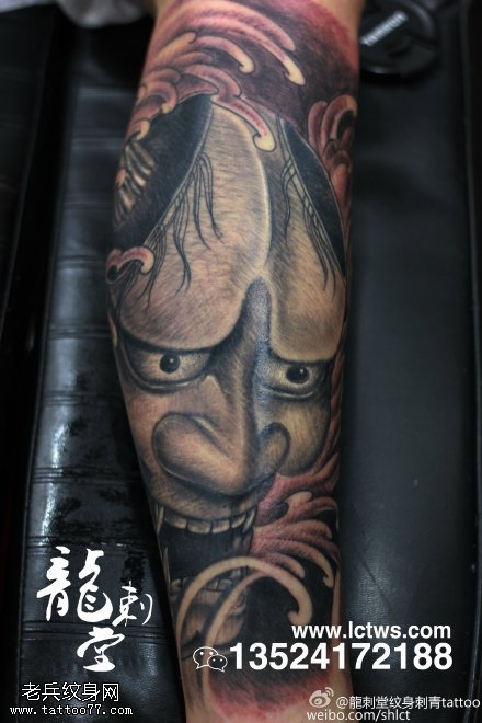 恐怖诡异假面鬼纹身图案