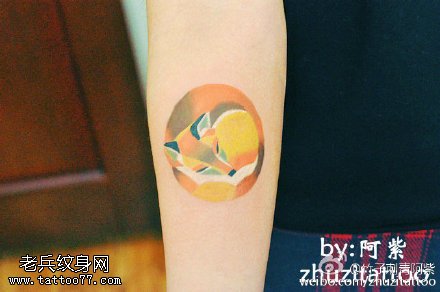胳膊几何图案小插画小狐狸纹身图案
