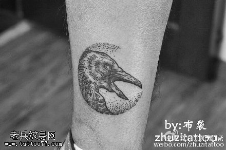 乌鸦纹身图案