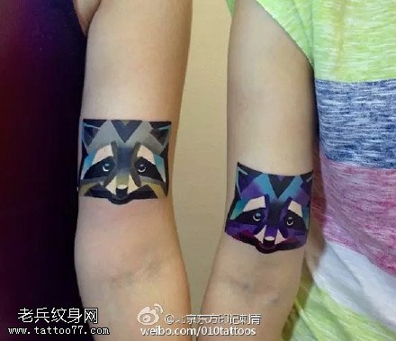 诱惑情侣彩色猫头纹身图案