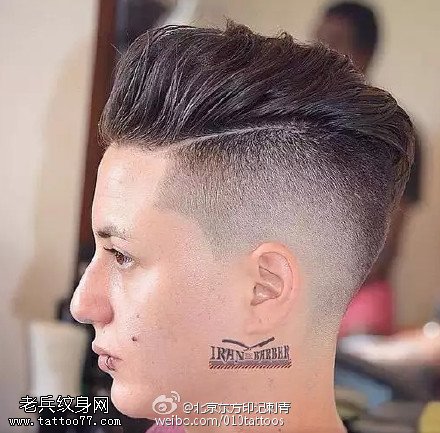欧美型男脖子正体英文纹身图案