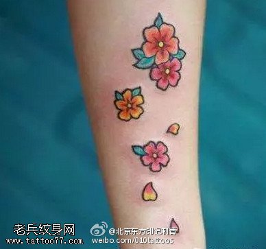 手腕彩绘浪漫小可爱樱花纹身图案