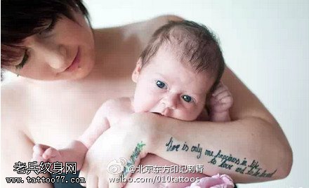简约欧美风花体英文字母纹身图案