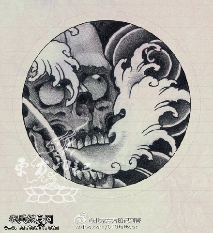 传统经典的黑白骷髅头手稿纹身图案