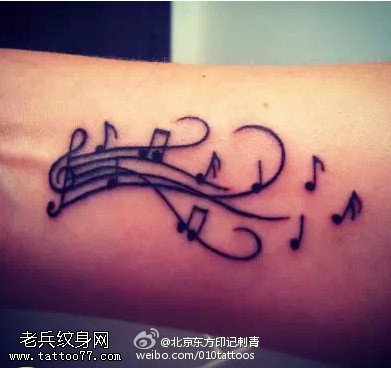 经典简约的音符纹身图案