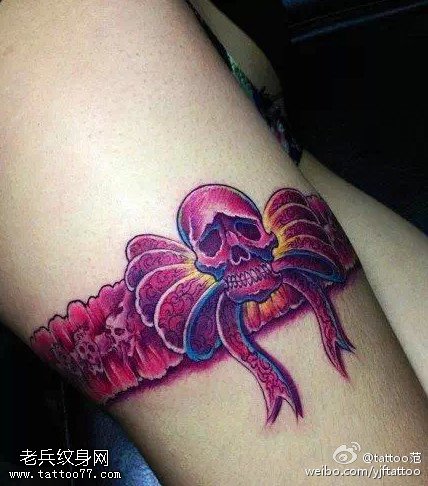 漂亮的骷髅臂环纹身图案