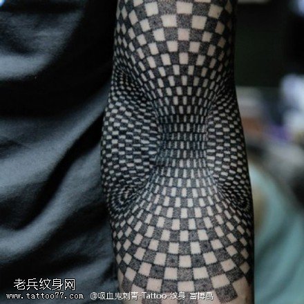 逼真的3D千鸟格纹身图案