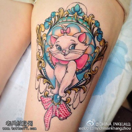 彩绘优美的猫咪纹身图案