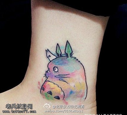水墨彩绘小龙猫纹身图案