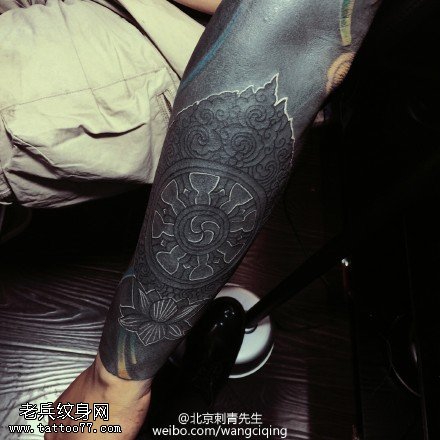 黑灰风格梵花纹身图案
