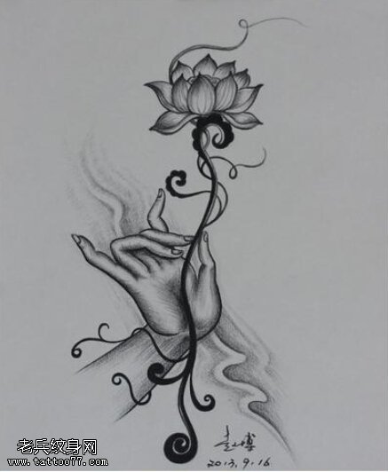 素描手稿手持莲花纹身图案