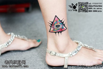 彩绘漂亮的全视之眼纹身图案
