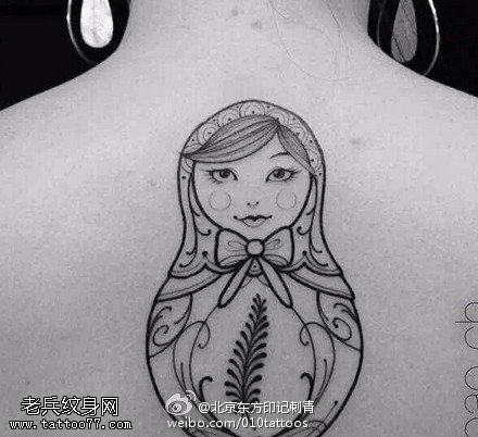 经典点刺瓷娃娃纹身图案