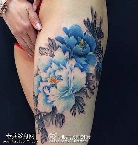 经典大气的蓝色牡丹花纹身图案