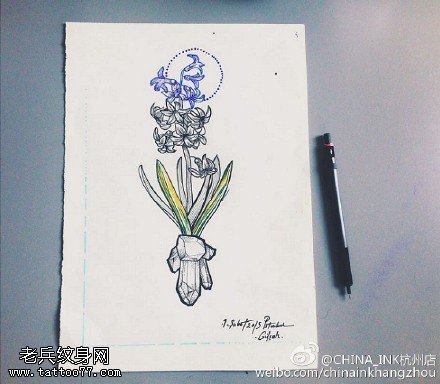 彩绘淡雅的水仙花纹身图案