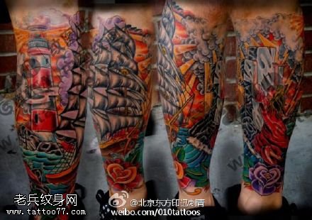 经典彩绘帆船海浪灯塔纹身图案