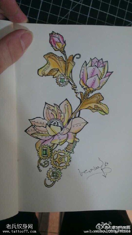 经典彩绘荷花手稿纹身图案