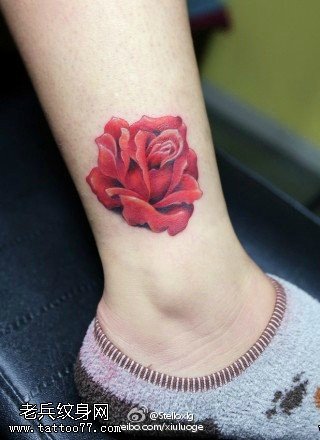 清新美丽的玫瑰花纹身图案