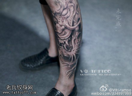 腿部经典的般若纹身图案