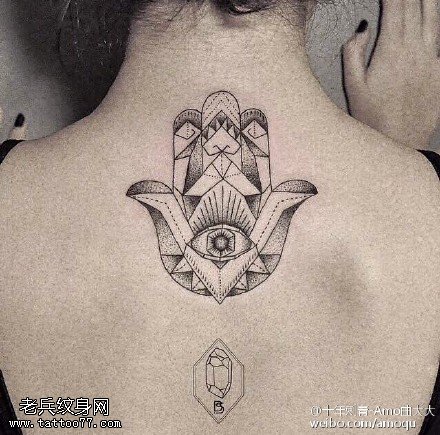 经典点刺的梵花手纹身图案