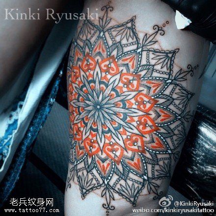彩绘大气的梵花纹身图案