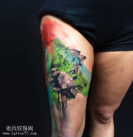 腿部水墨狼图腾纹身图案