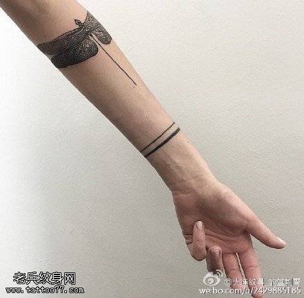 经典蜻蜓纹身图案