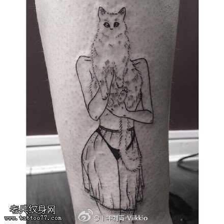 经典点刺的美女猫纹身图案