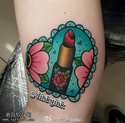 彩绘心形口红纹身图案
