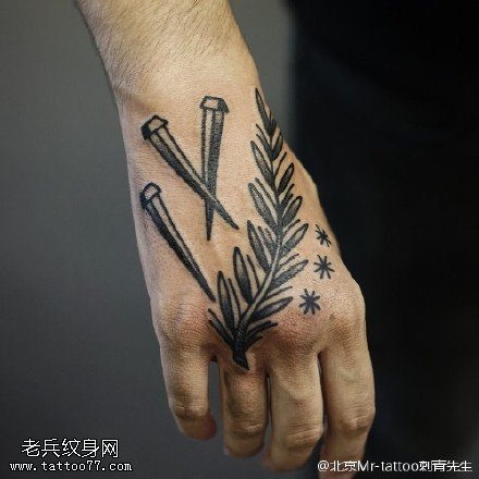 经典树叶铆钉纹身图案