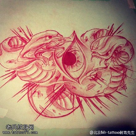 手绘蛇眼睛纹身图案