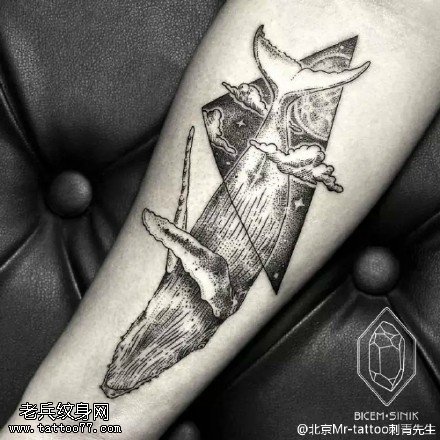 几何元素海鱼纹身图案
